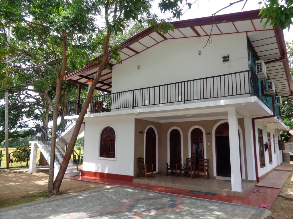 Hotel Man Guest Polonnaruwa Exterior foto